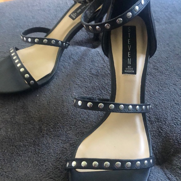 BRAND NEW Steve Madden studded open toe heel - Picture 2 of 2